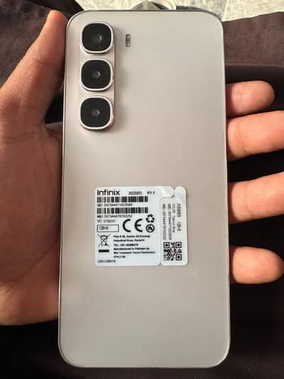 complete box urgent sale kr nhi ha