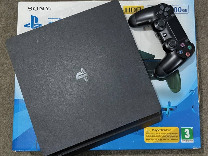 PS4 slim 0