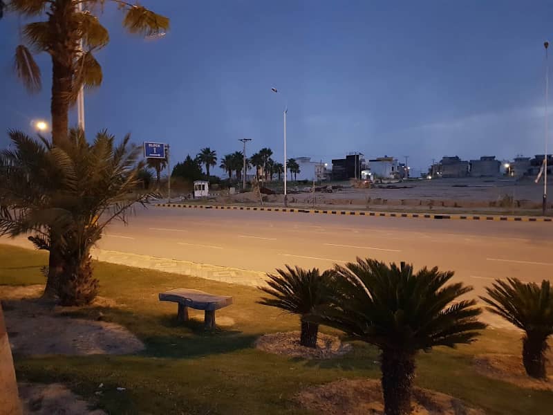 07 Marla Prime Location Plot (EBLOCK) 3