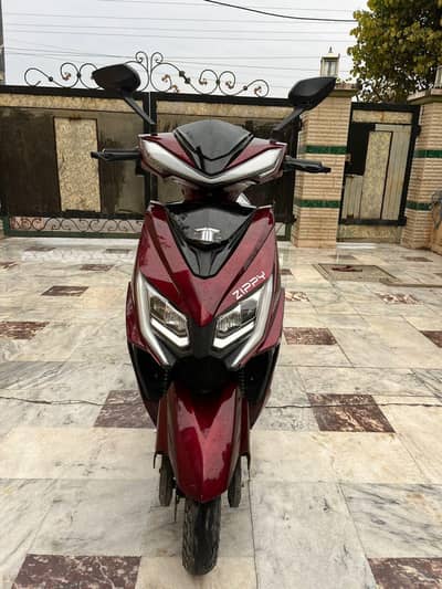 Etroqx zippy electric scooty