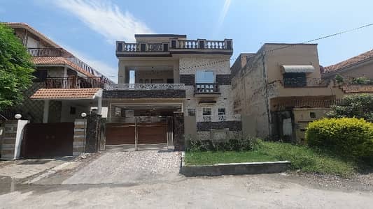 Your Ideal Corner 10 Marla House Has Just Become Available In Gulraiz Housing Society Phase 3