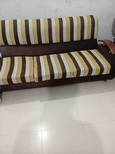 5 seater sofa set with table