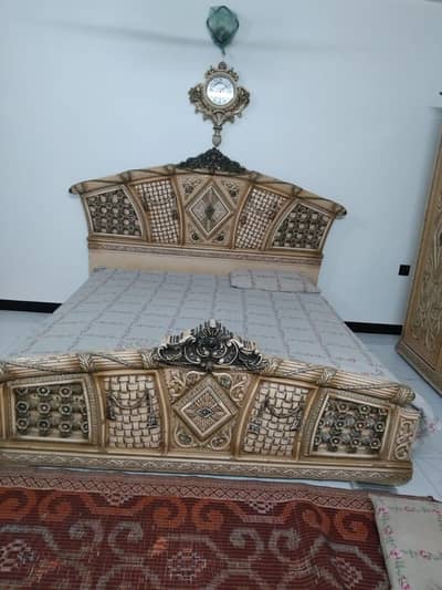 Bed and Almari Contact No:(0327 0438277)