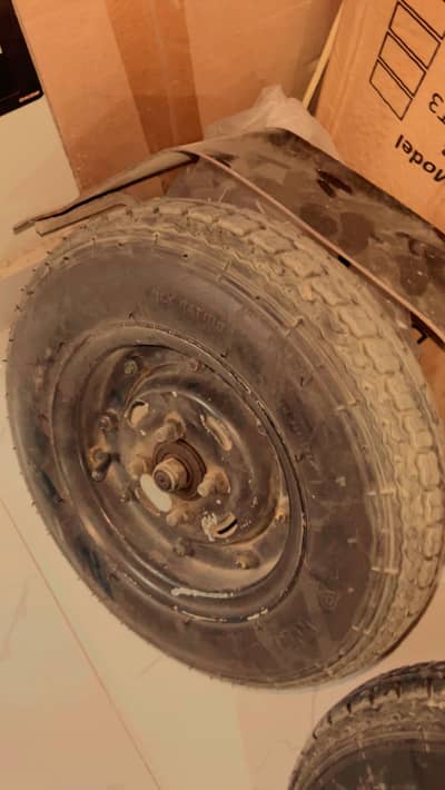 Tyre for scoty and bike 