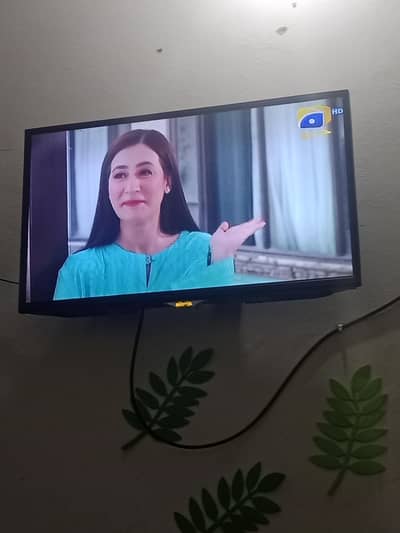 Samsung 32 inches LCD