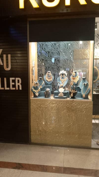 1 Large 2 Medium and 1 Display Counter