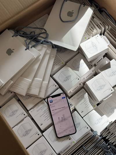 ORIGINAL APPLE ADAPTERS AND CABLE