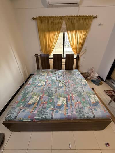 King size Bed And Moltyfoam Mattress