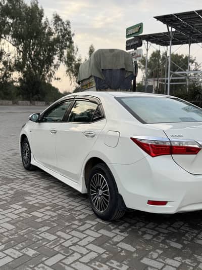 Toyota GLi manual 2015