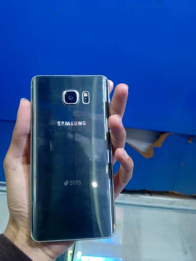 Samsung Galaxy note 5    4/32