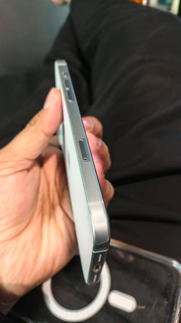 Apple iPhone 15 plus 3