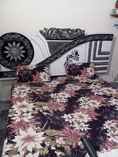 Bed set good condition