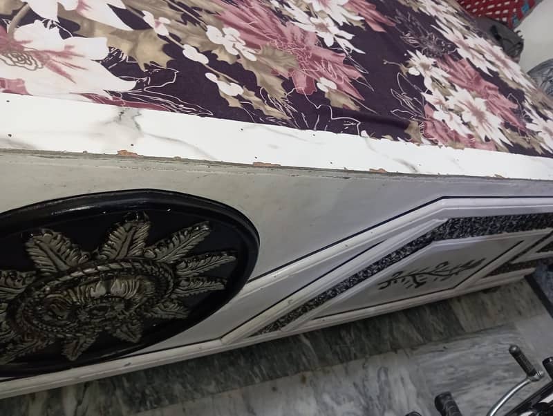 Bed set good condition 2