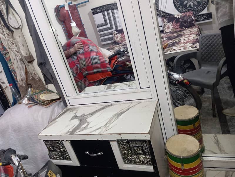 Bed set good condition 5