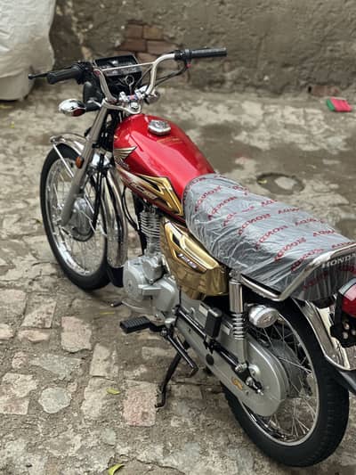 Honda 125 golden edition