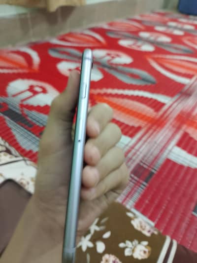 iphone 6s in 10/9 is ka touch kharab ha new panel Laga ga