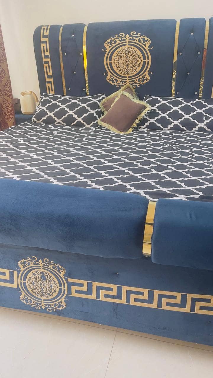 double bed set with dressing table & side table good condition 0