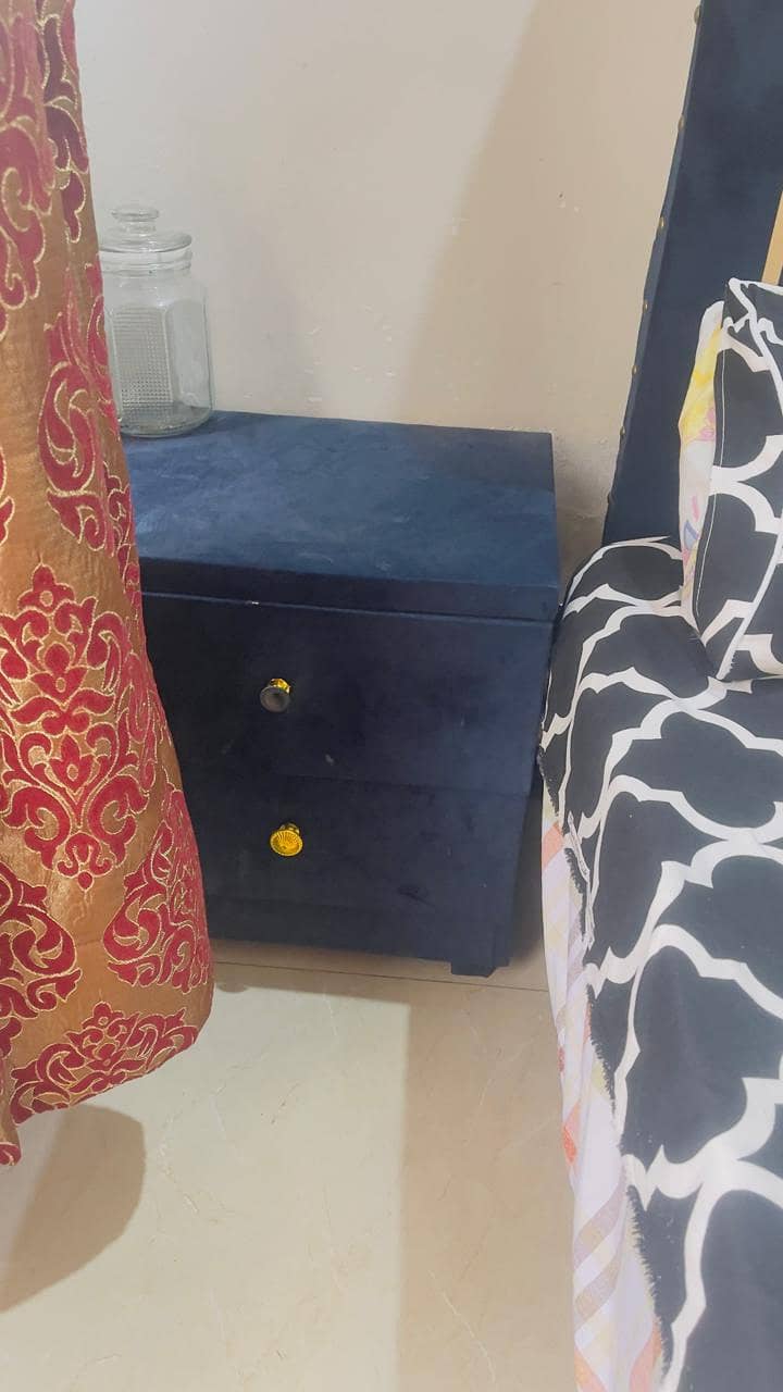 double bed set with dressing table & side table good condition 3