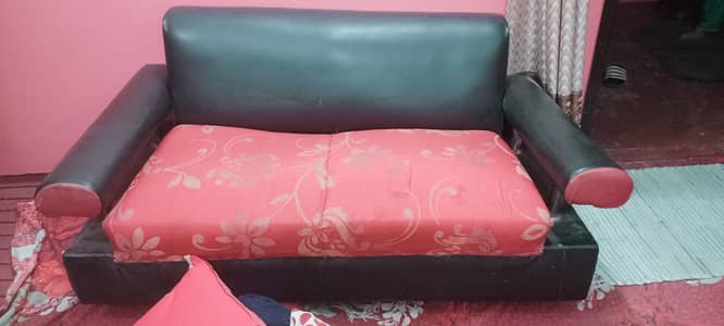 5 Seater leather Sofa set at Reasoable Price