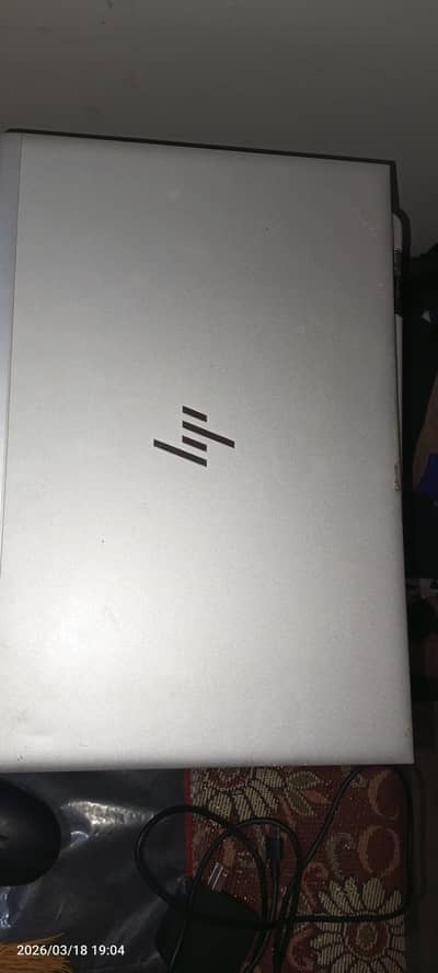 HP Cori 5 vpro 8Th generation Touch 8GB ram 256 m2