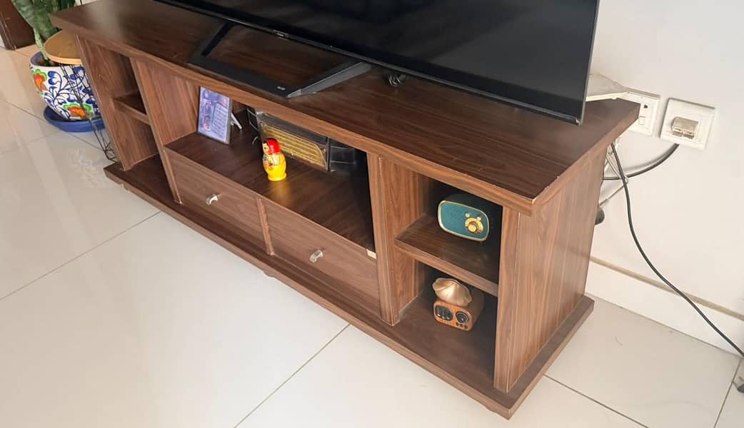 TV Console 2