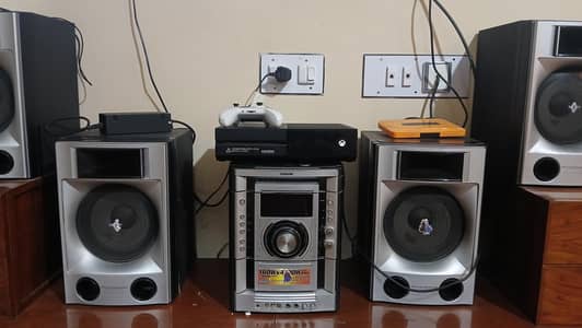 xbox one 500gb. 4 games included