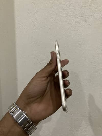 iPhone 7 pta approved 128 Gb golden color