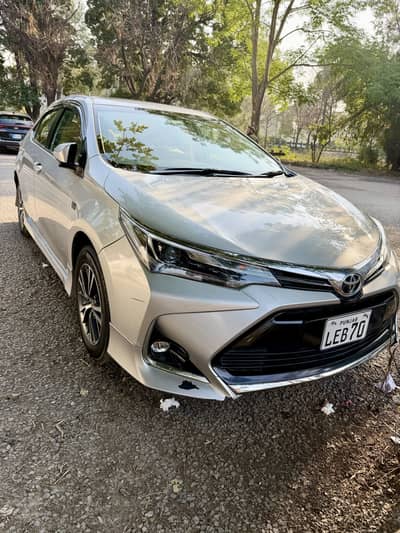Toyota Corolla Altis Grande CVT-i 1.8 2018 Silver