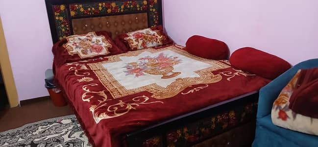 Queen Size Iron Bed with Mattress for Sale – 10/10 Condition