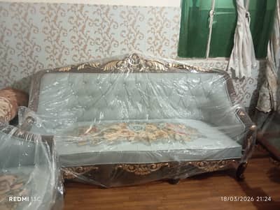 Chinioti-style wooden sofa