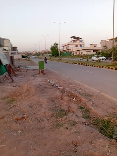 Beautiful Location Plot For Sale in G-14/2