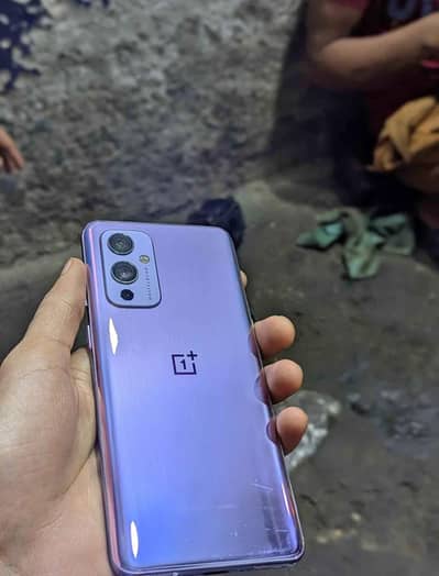 one plus 9 urgent sale contact urgent wattsaapp 03704639-682