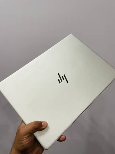 HP NEW LOGO 840G5 CORE I5 8th Generation Ram 8gb SSD 512gb