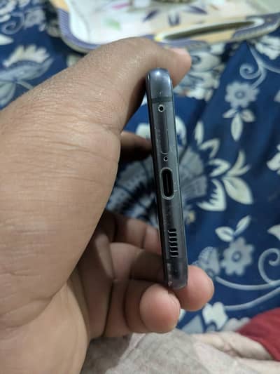 Samsung S21 Fe flag ship NON PTA 256GB two minor dots.  . 03094080486.