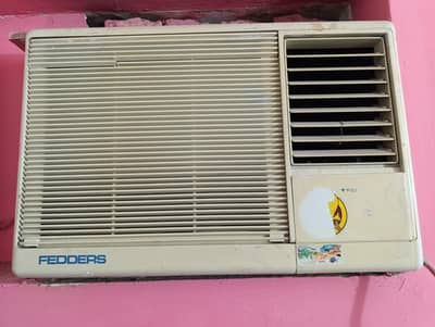 American AC feeder in Excellent condition