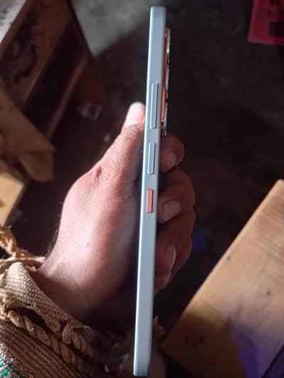 Hot60pro 10 by 10 with box and charger 9 maha warnty