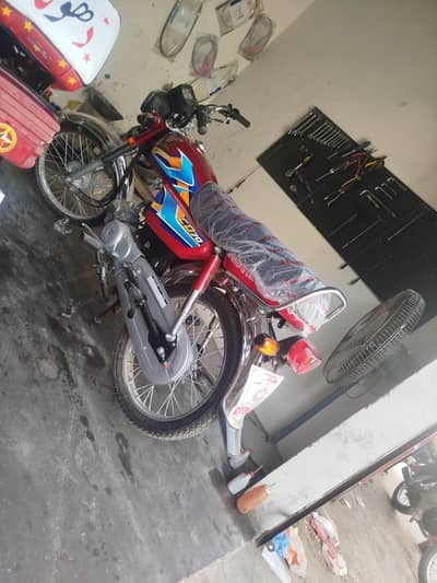 selling my bike 200 km driven brand new