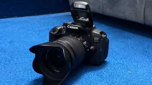 canon EOS 700D