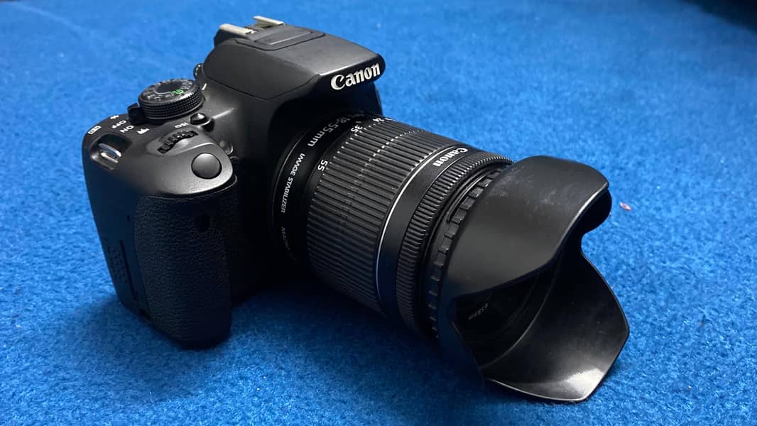canon EOS 700D 1