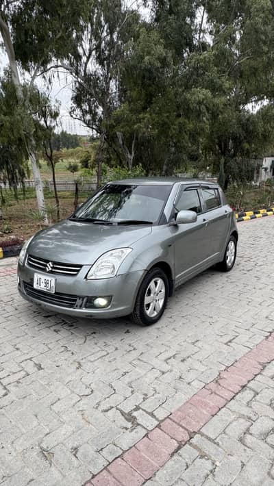 Suzuki swift DLX 2013 Model
