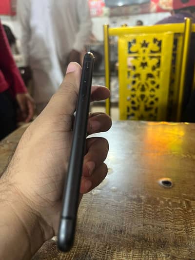 Iphone 11 dual physical model 128gb pta approved complete box