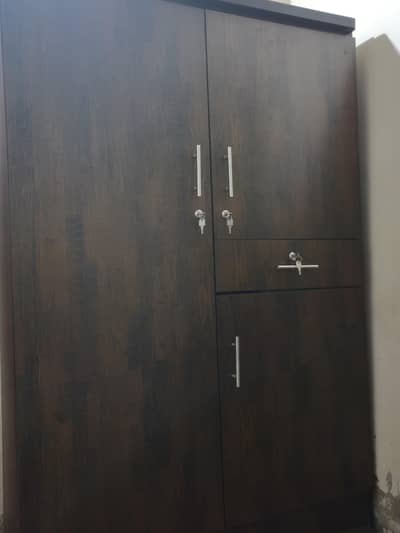 2 doors wardrobe
