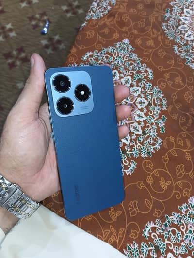 Realme C63