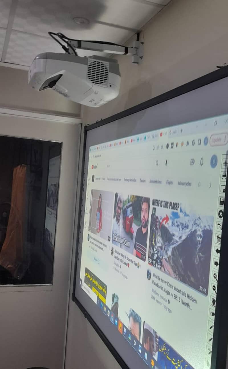 پہلے وزٹ کریں پھر فیصلہ کریں Interactive touch smart board 9