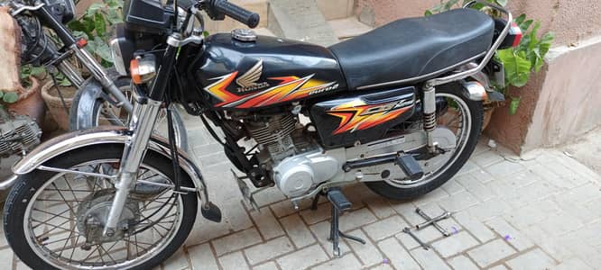 Honda 125 2021 model Karachi numbr