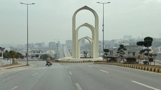 Prime Location 5 Marla Plot Is Available For Sale