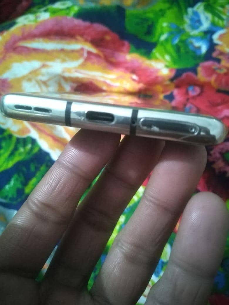 ONE PLUS 8 5