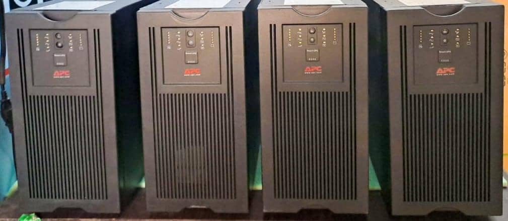 APC UPS 4