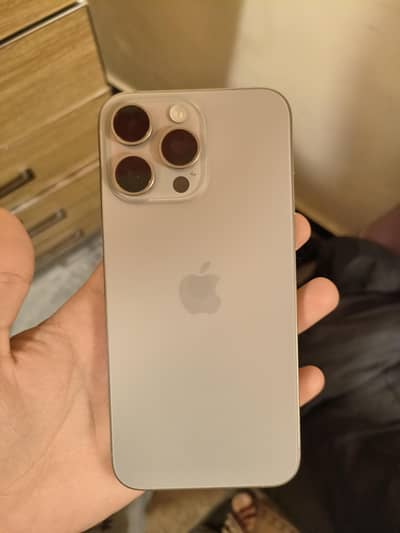 iPhone 15 Pro Max natural titanium