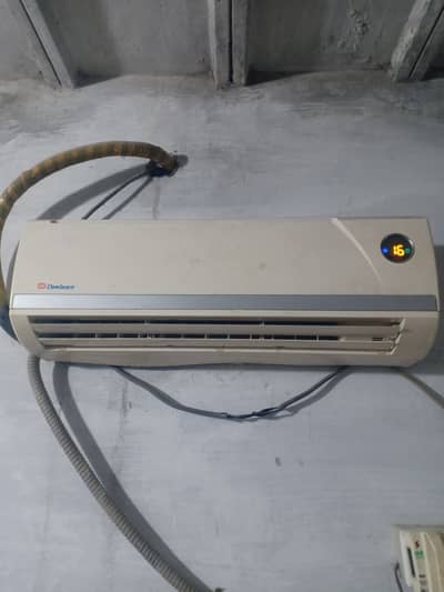 Dawlance AC 1 ton all okay read add